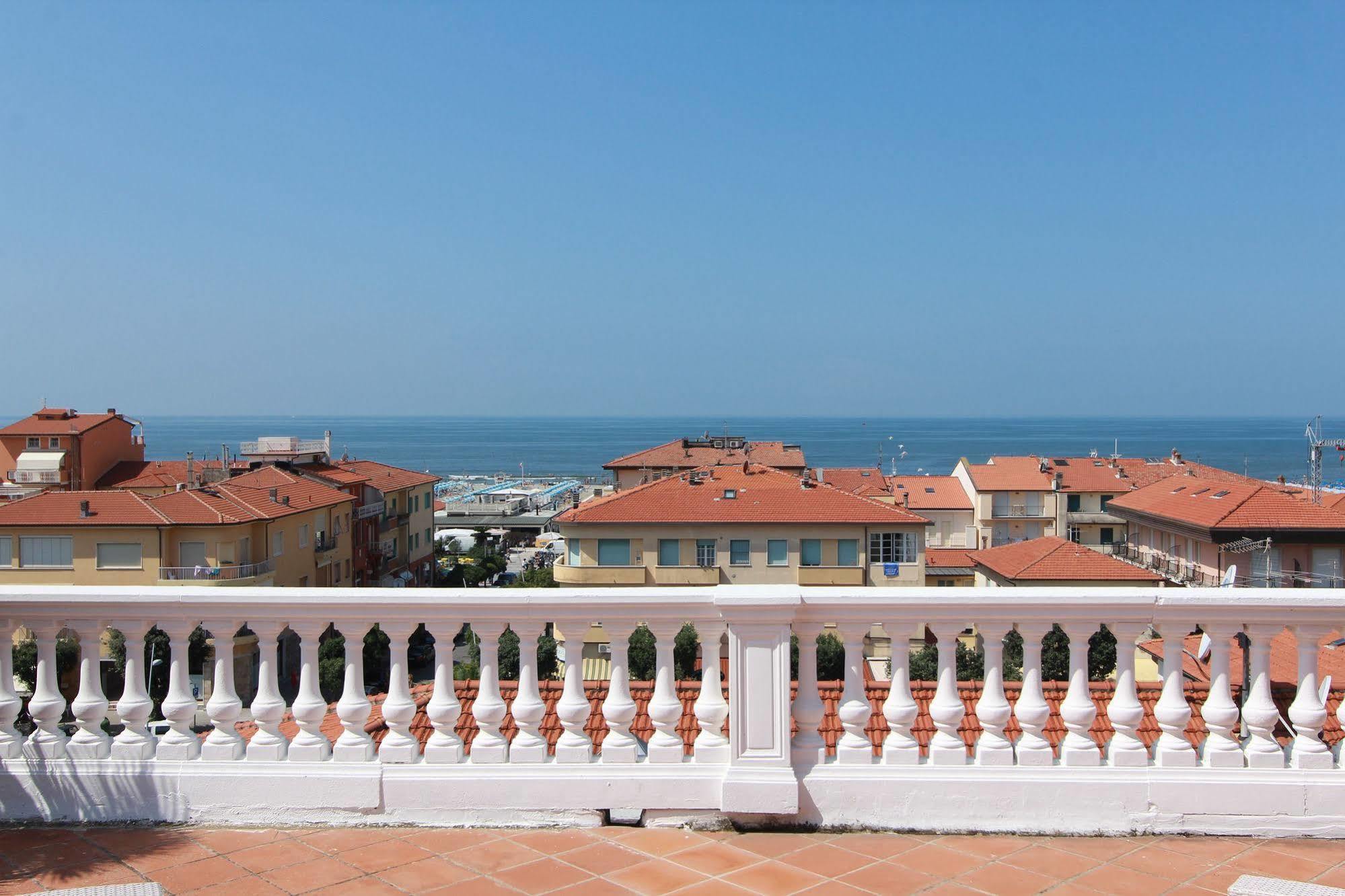 Hotel Regina Lido di Camaiore Exteriér fotografie